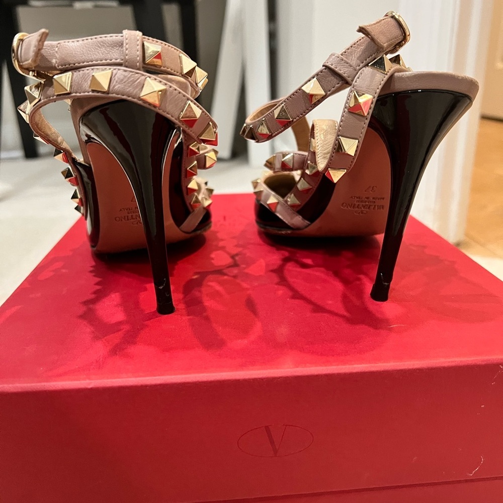 Valentino Rockstud heels size 37 size 7 - Picture 7 of 8